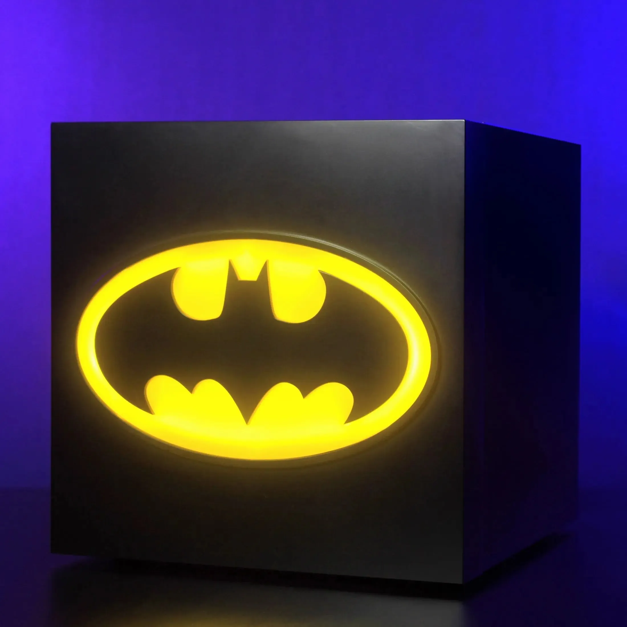 Batman Black Cooler Mini Fridge 6.7L Single Lightup Logo Door 9 Can ACDC