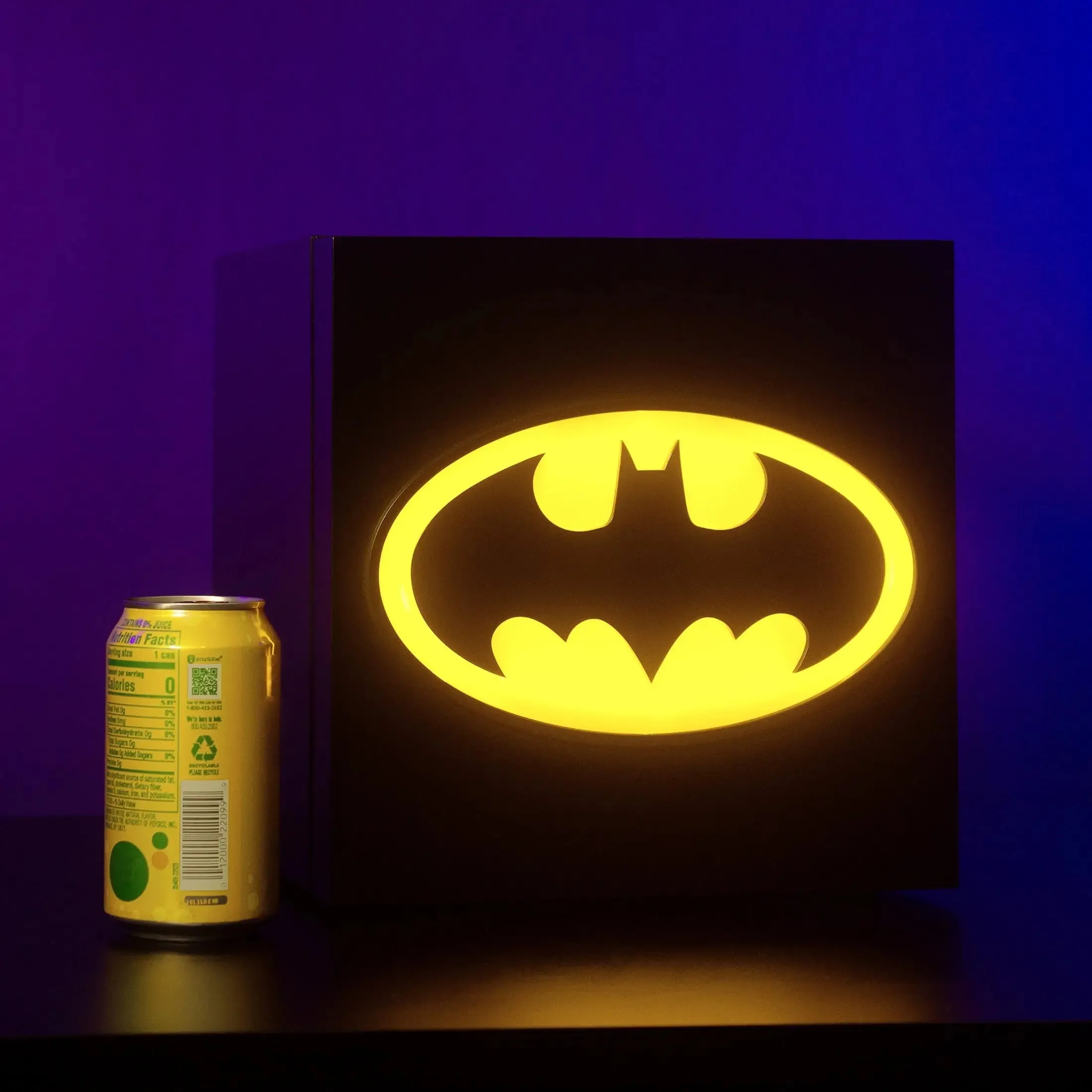 Batman Black Cooler Mini Fridge 6.7L Single Lightup Logo Door 9 Can ACDC