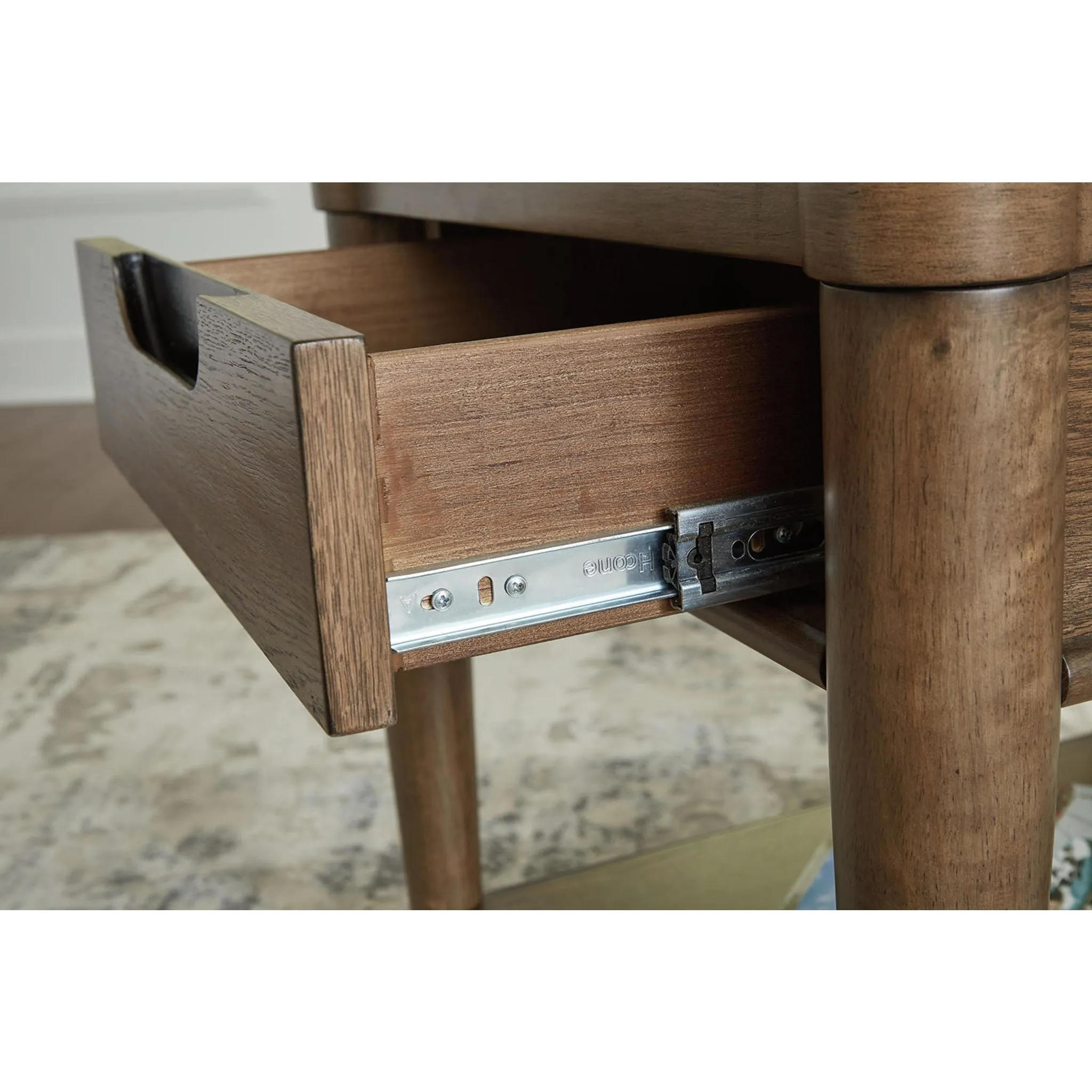 Roanhowe End Table
